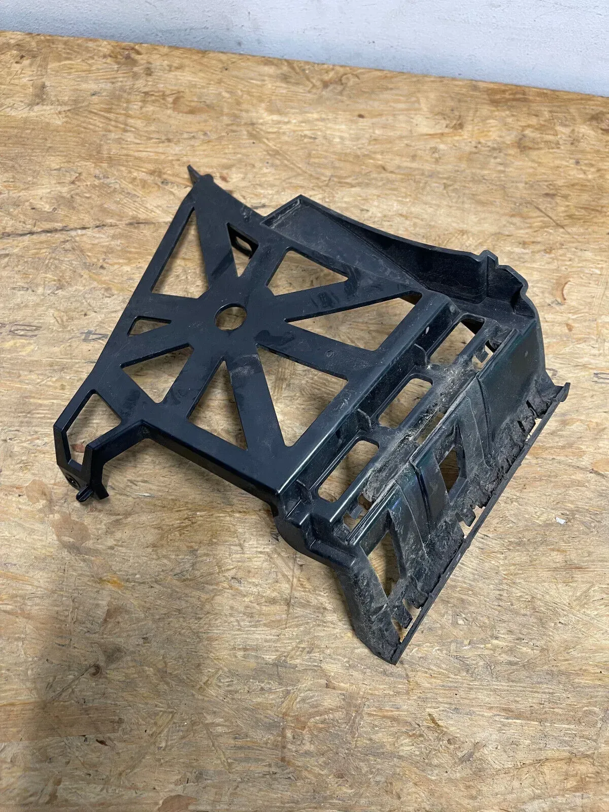 Mercedes W177 AMG Stoßstangenhalter Halterung hinten A1778858303 - Bild 1