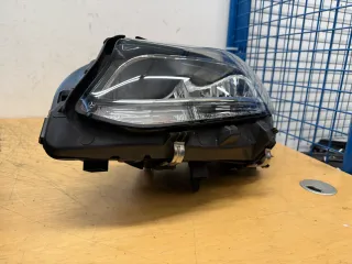 Frontscheinwerfer Mercedes-Benz W246 A2468205361 Links Scheinwerfer Headlight - Bild 3