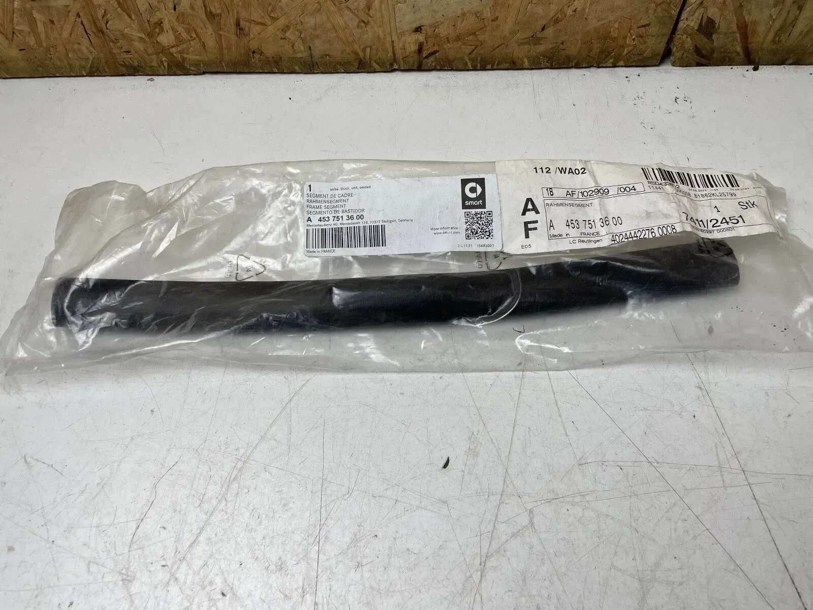 Smart ForTwo 453 RAHMENSEGMENT Motorhaube  Dichtung A4537513600 - Bild 1