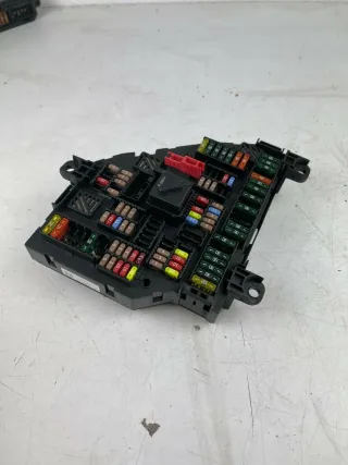 BMW F01  Sicherheit Dose Zentral Elektrik Sicherungskasten 9210857 - Bild 1