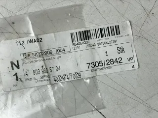 Mercedes Benz Flachkopfschraube M A0099905704 Neu Original - Bild 3