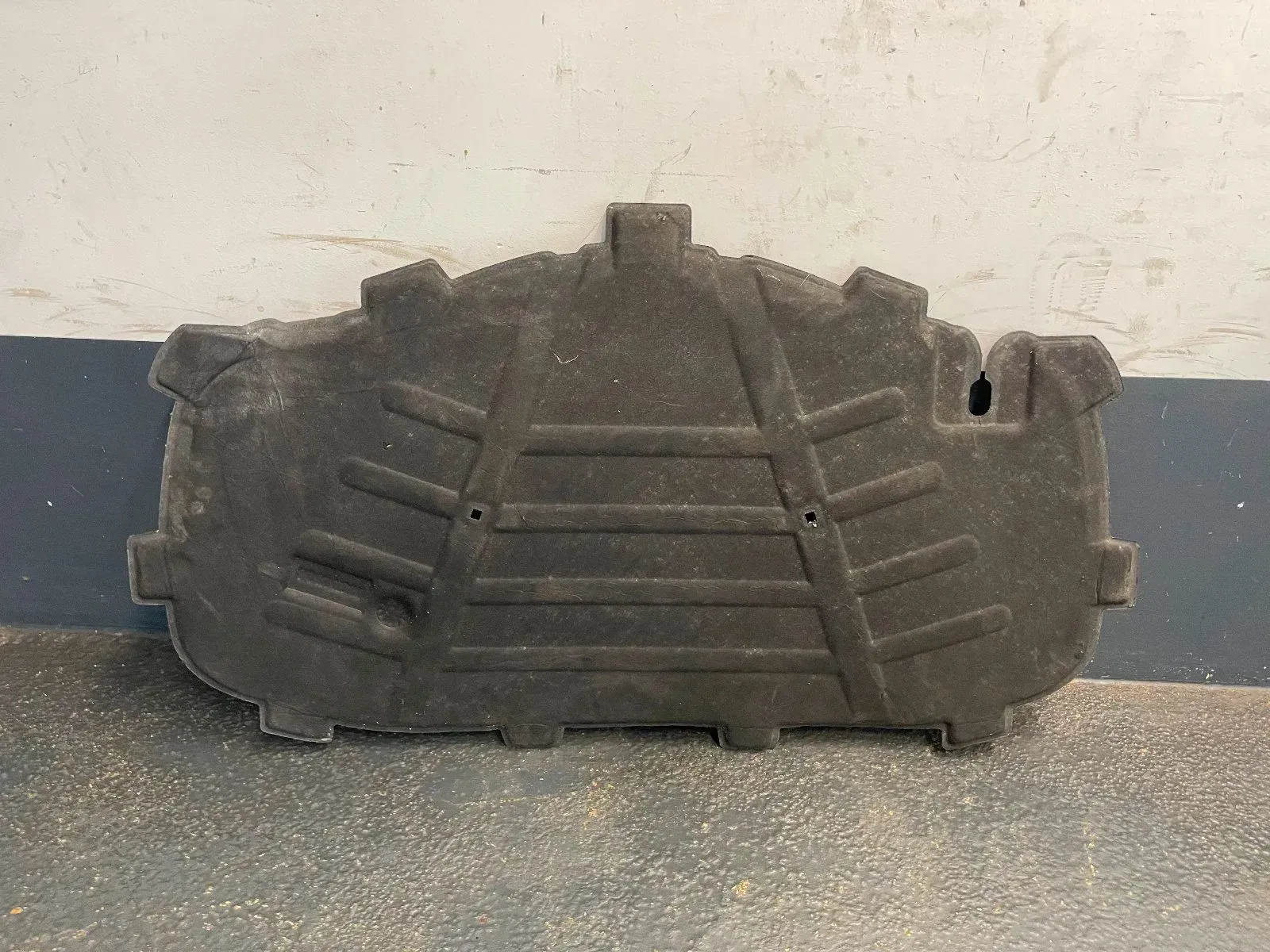 Audi A3 8V Mmotorhaubendämmung 8V0863825 original - Bild 1