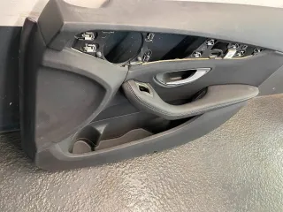 Mercedes Benz C-Klasse W205 Türvekleidung vorne rechts - Bild 5