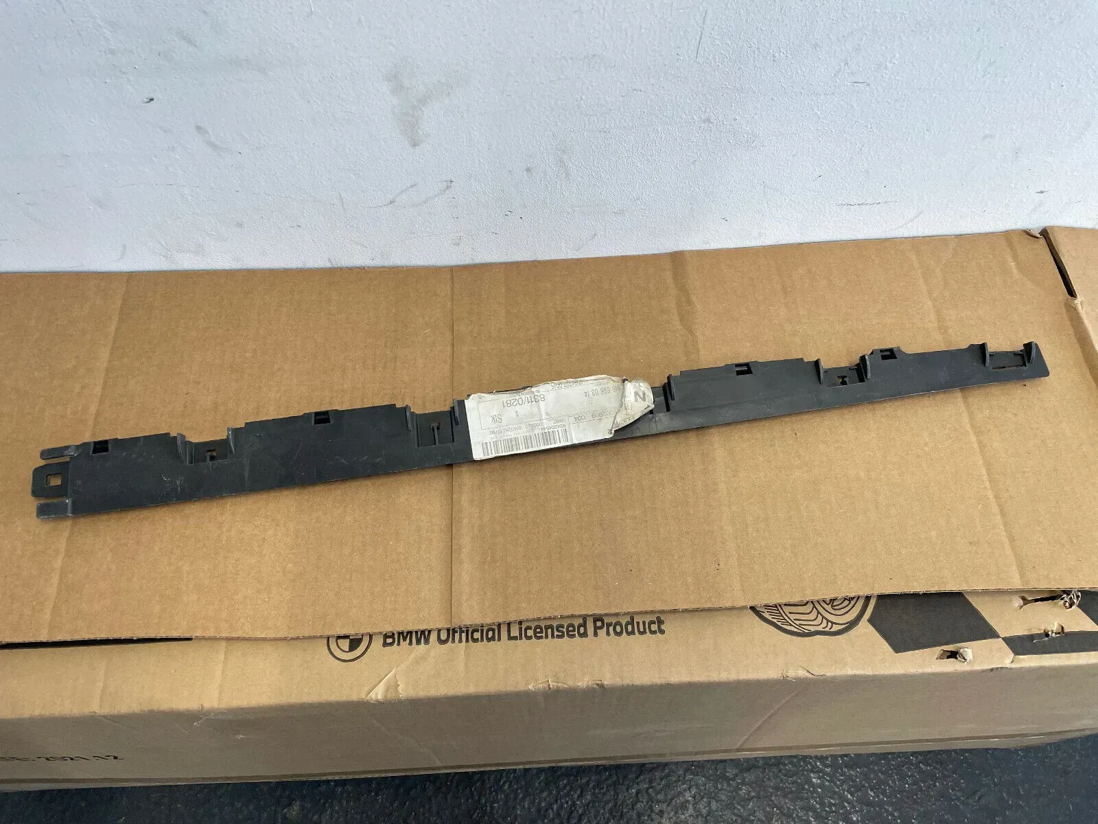 Mercedes CLS HINTEN RECHTS KIPPPANEEL VERKLEIDUNG VERSTÄRKUNG A2186980314 - Bild 1