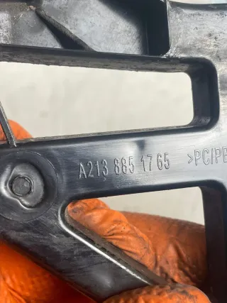 Mercedes S213 T-Mod Halterung Stoßstange hinten rechts Halter A2138851765 - Bild 3