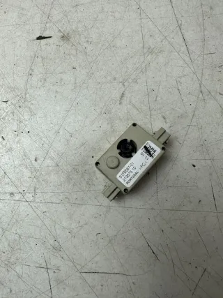 BMW 3 er E93 Sperrkreis Teil f. Antennenverstärker 9115567 - Bild 1