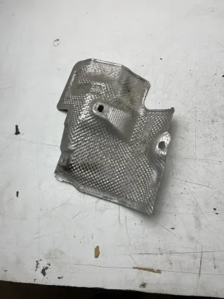 Mercedes W205 C Klasse Unterboden Hitzeschutz Hitzeblech A2056825171 Original - Bild 2