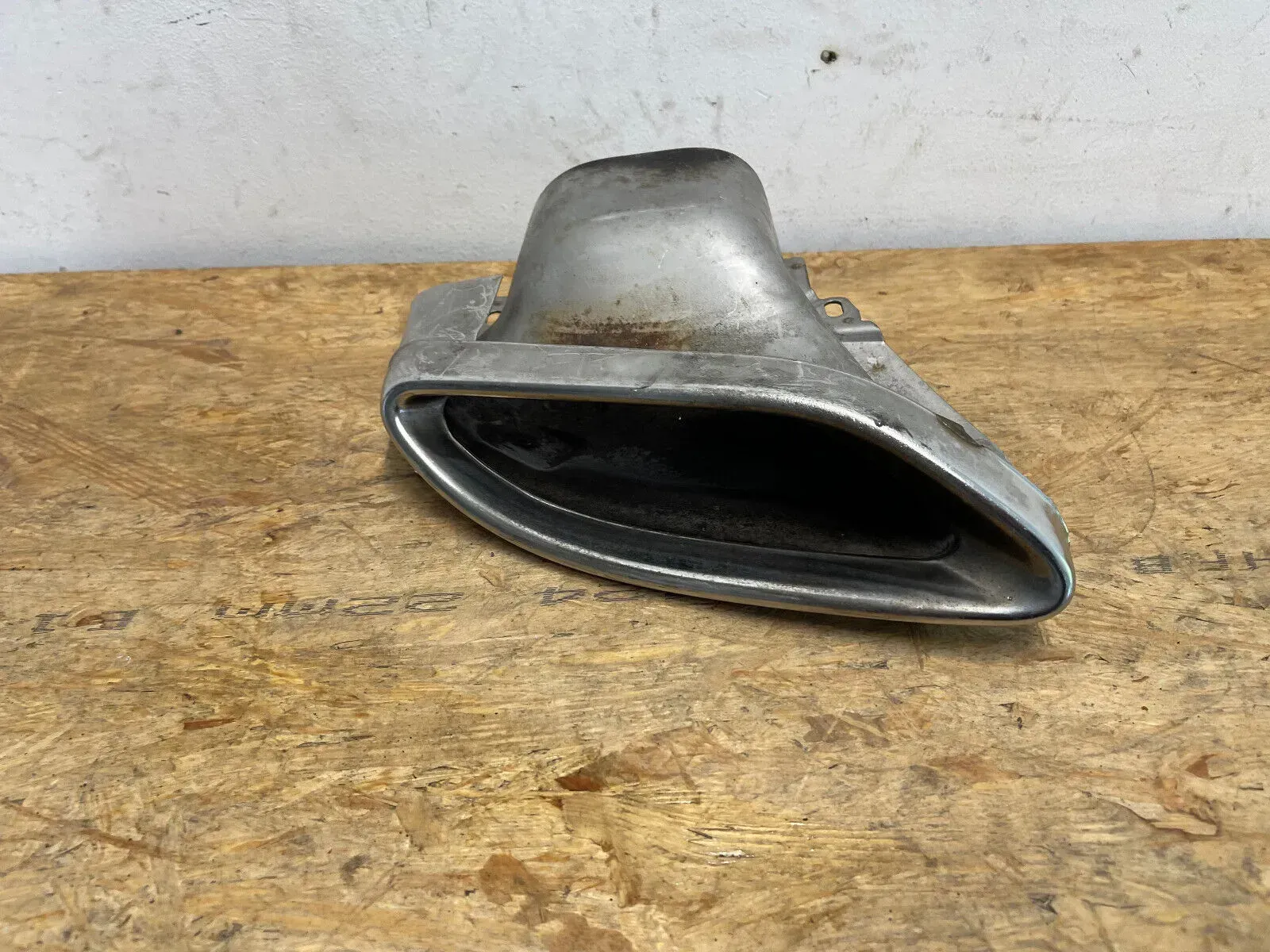Mercedes Benz W205 Auspuff Endrohr Blende rechts A2054900400 - Bild 1