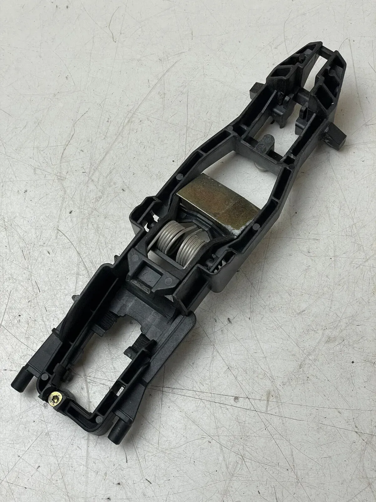 Mercedes C E-Klasse W203 W211 Lagerbügel Türgriff Außen Vorne Rechts A2037600134 - Bild 1