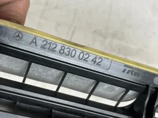 Mercedes-Benz E-Klasse W212 Entlüftungsblende Entlüftung Hinten A2128300242 - Bild 3