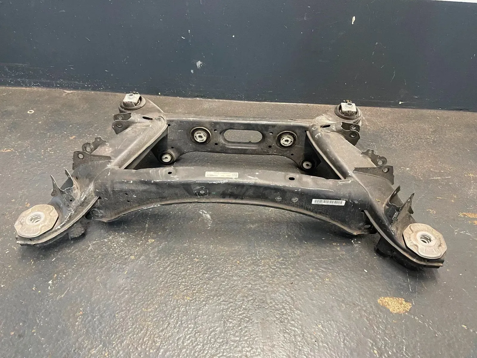 Mercedes W253 W205 W213 W238 Hinterachse Achsträger A2043520006 - Bild 1