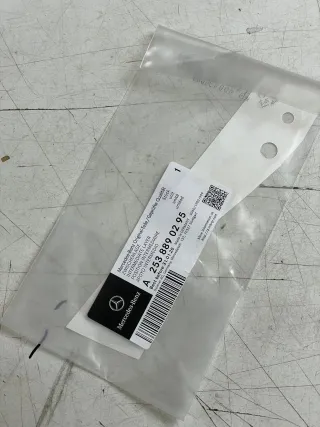 Mercedes Zwischenlage zwischen Kotflügel rechts & Stoßfänger A2538890295 Neu - Bild 1