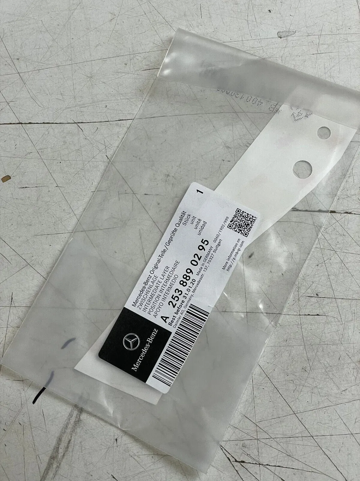 Mercedes Zwischenlage zwischen Kotflügel rechts & Stoßfänger A2538890295 Neu - Bild 1