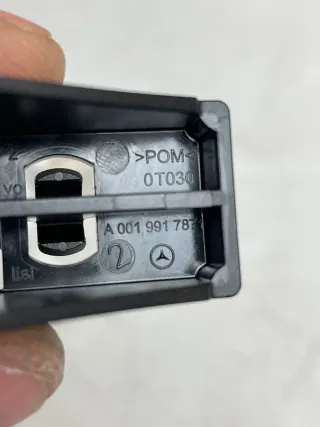 Mercedes A205 C205 S205 rechts vorne Kotflügel Befestigungsclip 0019917871 Neu - Bild 4