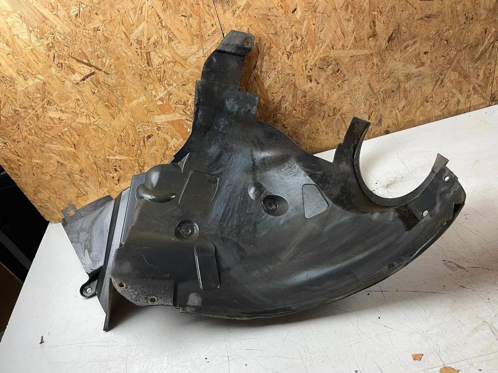 MERCEDES BENZ CLK C209 Radhausschale vorne links A2098841122 - Bild 1