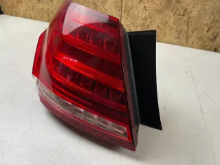Mercedes E Klasse W212 Rückleuchte LED links aussen A2129068702 beschädigt - Bild 5