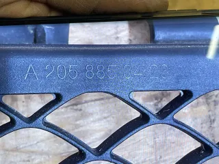 Mercedes C-Klasse W205 Lüftungsgitter Gitter Stoßfänger mitte A2058850423 - Bild 3