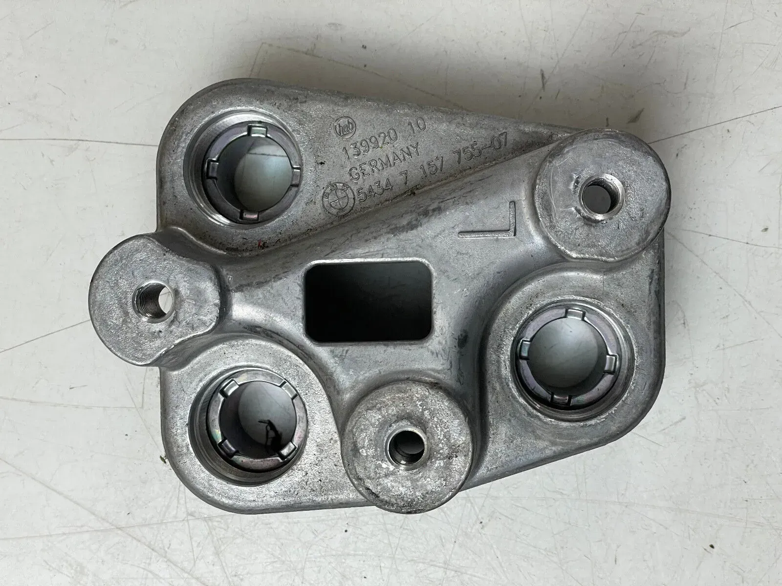 BMW 3er E93 Cabrio LCI Konsole Verdeck links Verdeckhalter 54347157755 7157755 - Bild 1