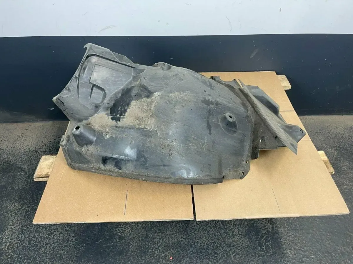 Mercedes Benz W204 Radlaufabdeckung A2046904730 A2046983930 - Bild 1