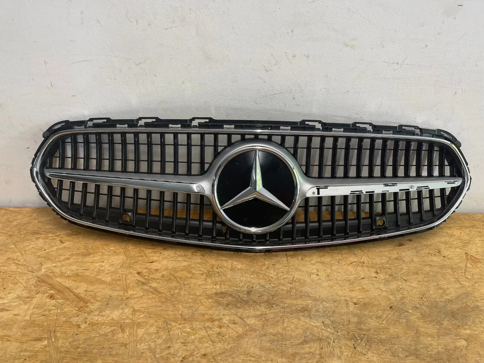 Mercedes C Klasse W206 2021- Kühlergrill Grill Frontgrill Gitter A2068883800 - Bild 1