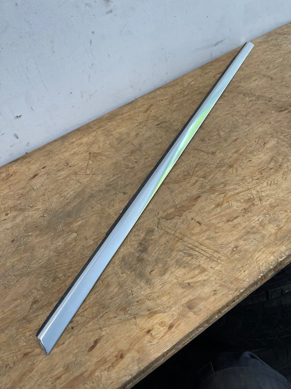 Mercedes W246 Zierleiste Chrom Leiste Fensterleiste hinten rechts A 2467350282 - Bild 1