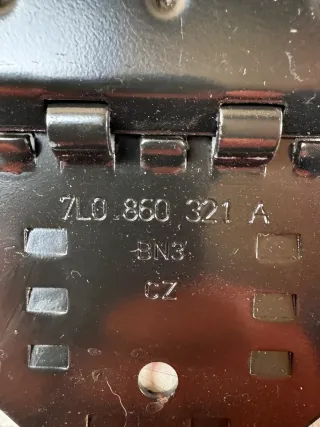 7L0860321A OE Audi Porsche Halterung Halter - Bild 2