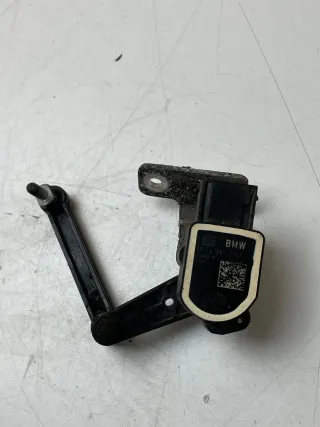 BMW 7er F01 F02 Höhenstandssensor Niveausensor 37146788573 / 6788573 - Bild 1