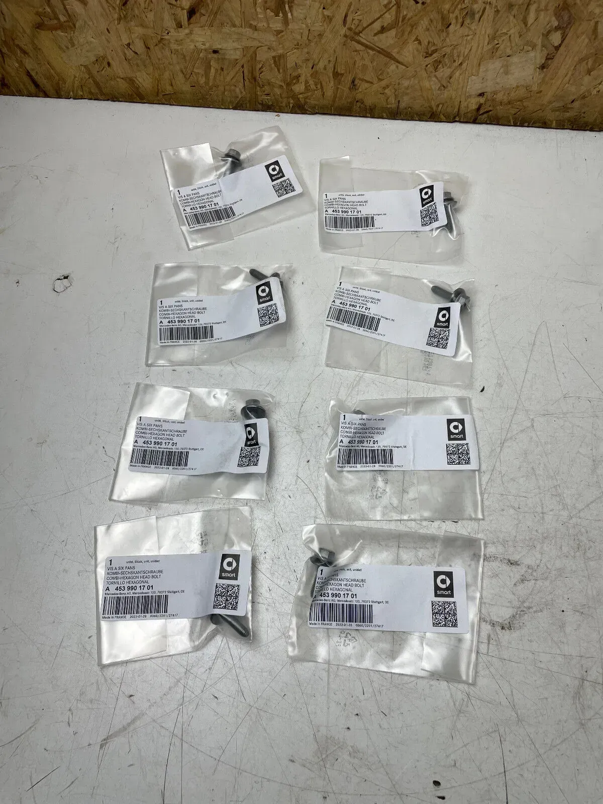 8 x Mercedes-Benz (Smart) Sechskantschrauben A4539901701 - Bild 1