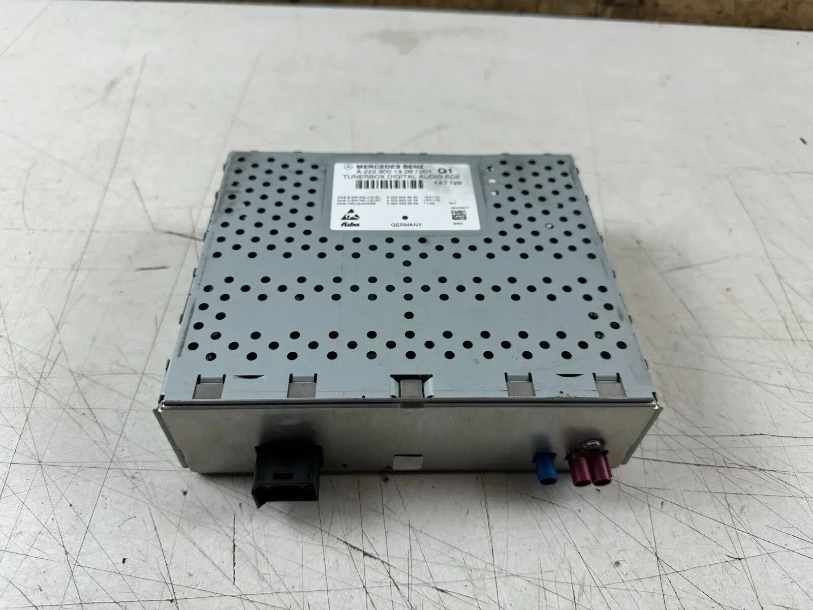 Mercedes Benz W222 W205 Tunerbox Digital Audio ECE Radio DAB Tuner A2229001408 - Bild 1