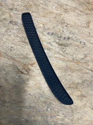 Mercedes A-Klasse W176 Stoßstange hinten rechts Gitterverkleidung A1768850153 - Bild 1