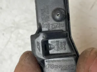 Renault Reifendrucksensor 407009322R / 407001628R / 2014DJ5021 / E2410R-041328 - Bild 4