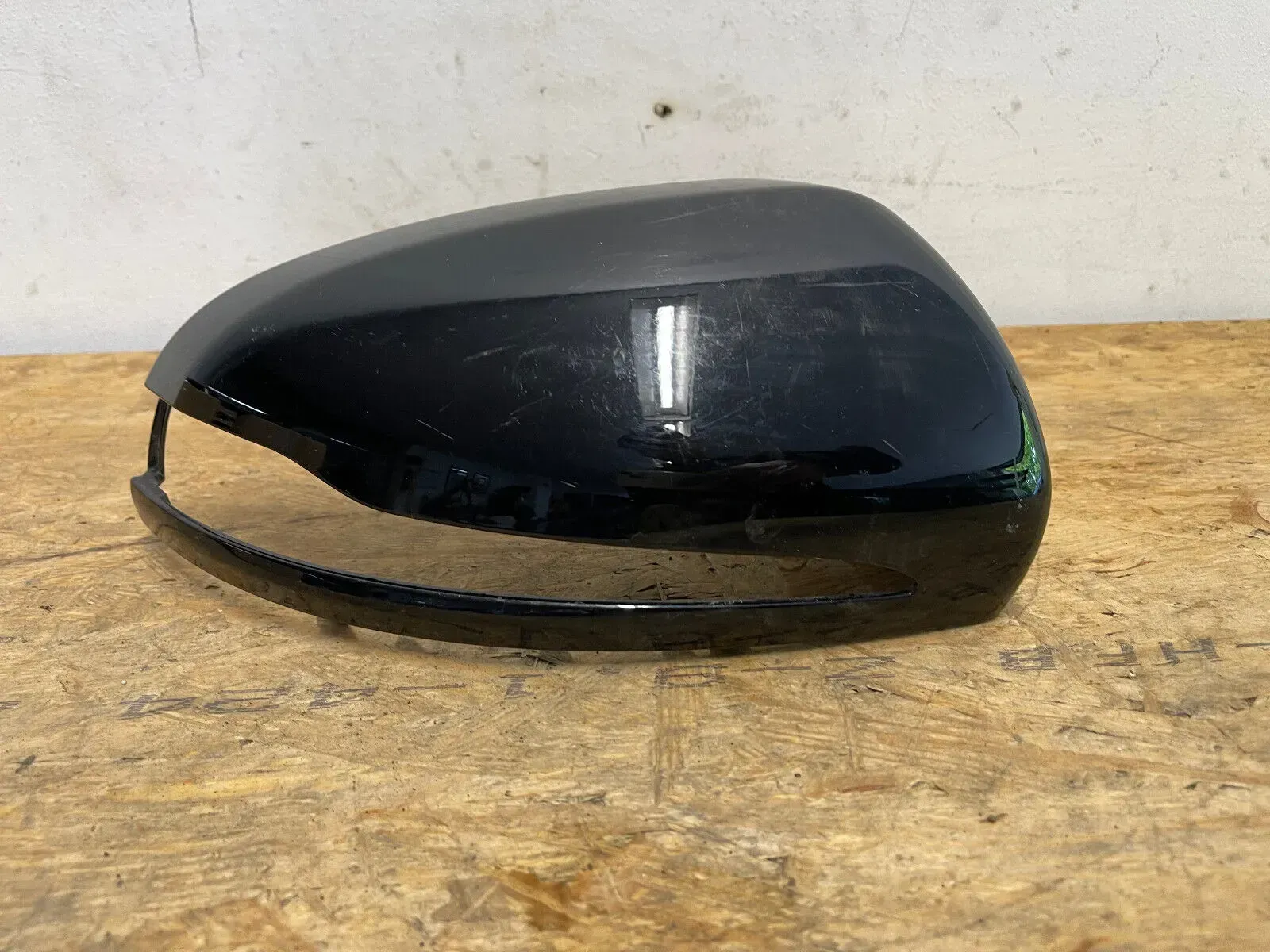 Mercedes W213 Abdeckung Spiegelgehäuse Spiegel Verkleidung Rechts A0998108200 - Bild 1