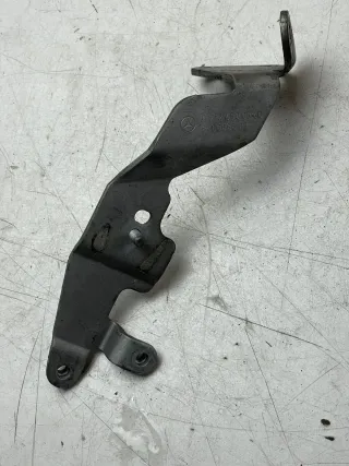 Mercedes Benz W212 W218  HALTERUNG HALTER KATALYSATOR A2124900540 - Bild 2