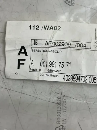 Mercedes A205 C205 S205 rechts vorne Kotflügel Befestigungsclip A0019917571 Neu - Bild 4
