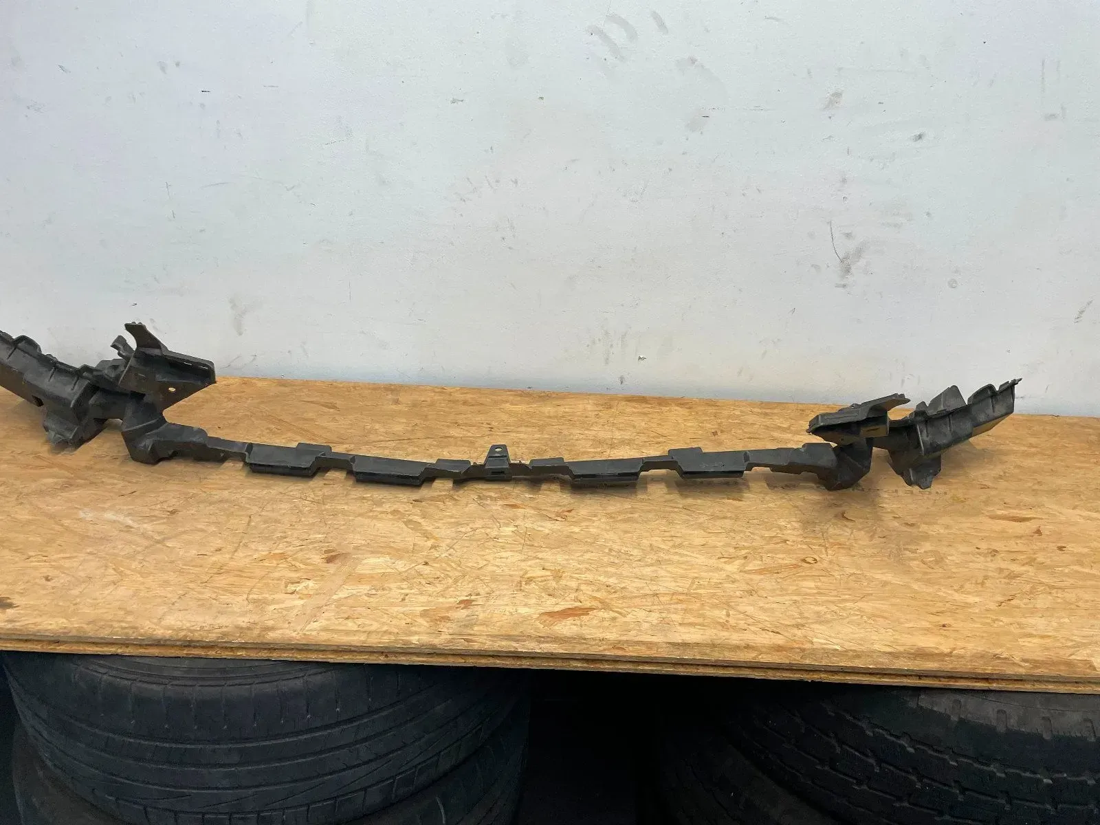 Mercedes Benz W205 Grundträger Stoßstange vorne A2058853365 - Bild 1