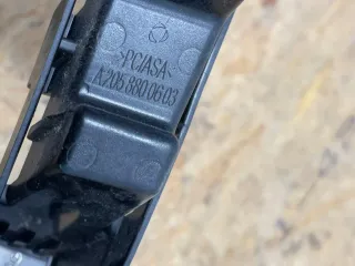 Mercedes W205 C-Klasse Stoßstangenhalter hinten rechts A2058800603 - Bild 3