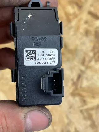 Orig MB E-klasse W212 Warmblinker Schalter vorne mitte A2129052600 - Bild 2