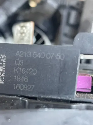 Mercedes Benz E-Klasse W213/S213 Batterieklemme Sicherungskasten A2135400750 - Bild 4