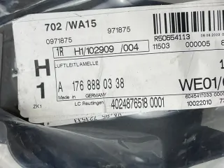 Mercedes A-Kl. W176 Stoßstange vorne Grill rechts Luftstrom A1768880238 Original - Bild 3